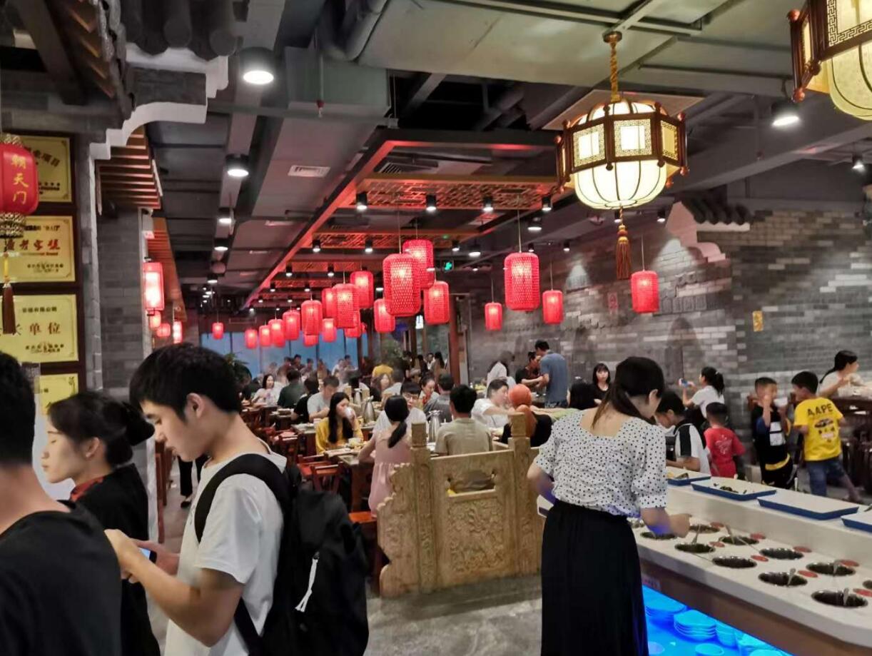 臨汾開(kāi)火鍋加盟店，遇到同行搶生意怎么辦？