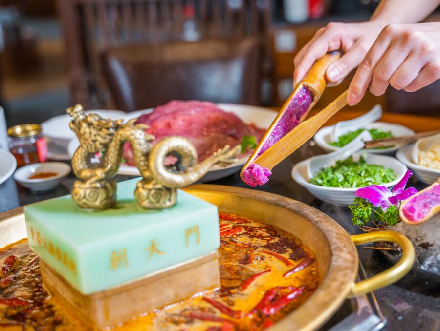 墊江開火鍋加盟店，如何做好戶外宣傳？